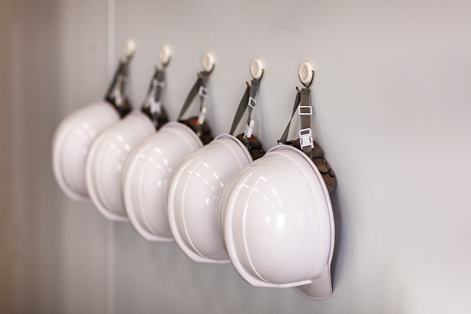 白いヘルメット5個